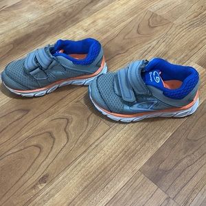 C9 Champion toddler boys grey,  size 6 tennis shoes